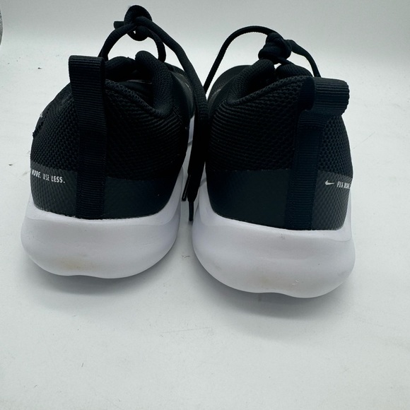 Men’s Nike Flex Experience RN run 11 running shoes size 9.5 black and white - Picture 3 of 6